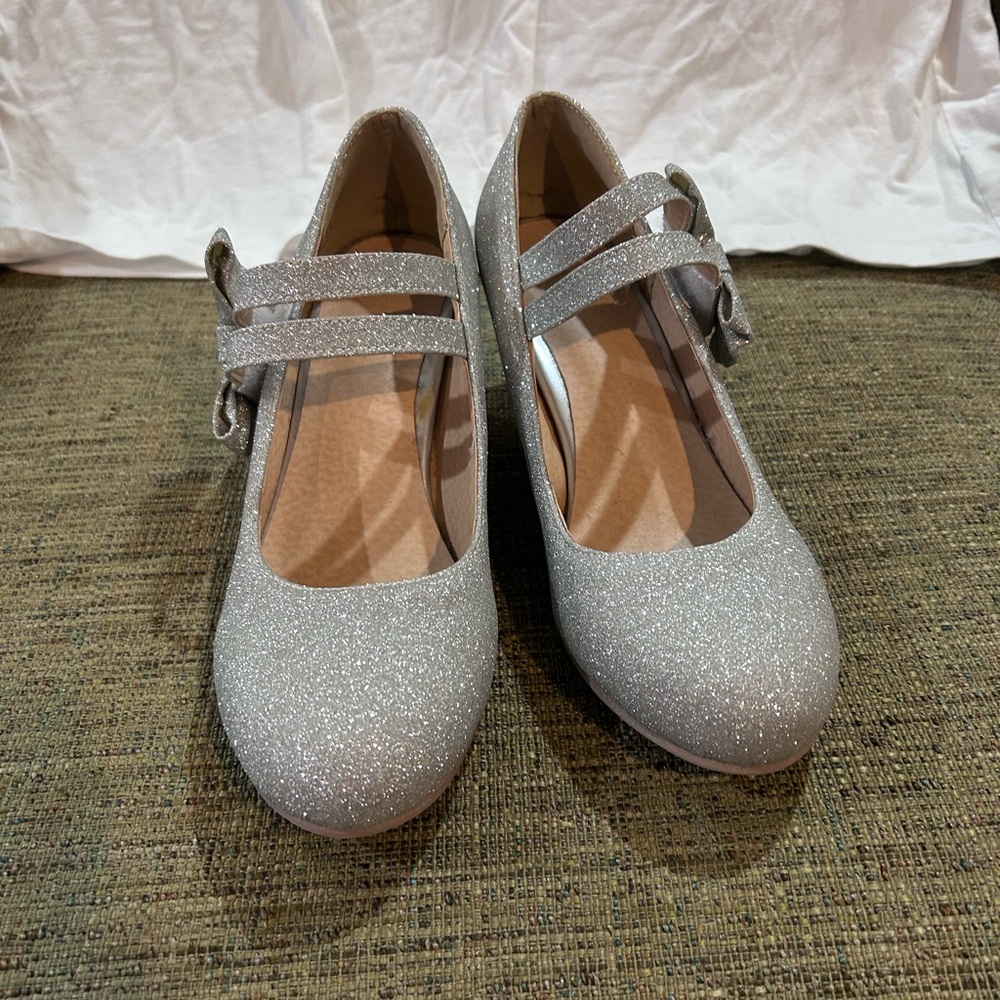 Elegant Silver Glitter Women's Shoes